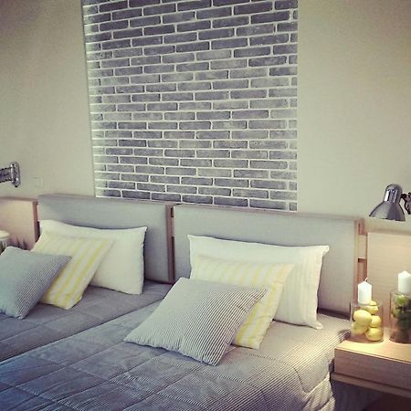 Galaxy City Hotel Liménasz Kültér fotó
